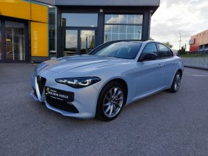 Alfa Romeo Giulia 2.0 Turbo AWD Ti, LED svjetla, virtual kokpit, navi Alfa Romeo Giulia 2.0 Turbo AWD Ti, LED svjetla, virtual kokpit, navi