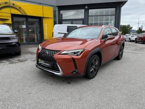 Lexus UX 200 Launch Edition Automatik, LED svjetla, navigacija, 173ks Lexus UX 200 Launch Edition Automatik, LED svjetla, navigacija, 173ks